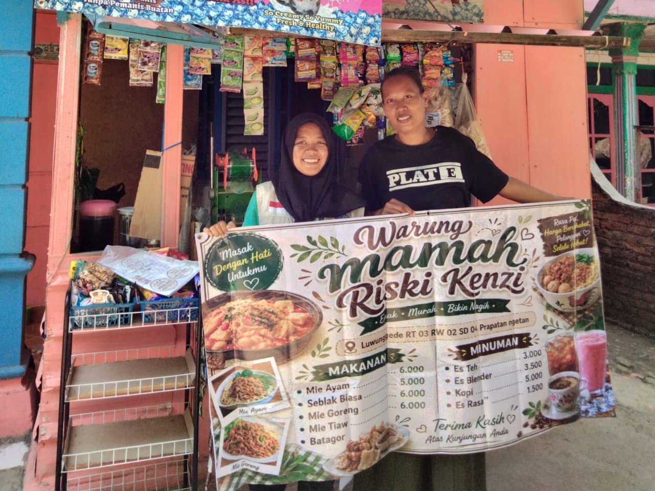 Penguatan Branding dan Digitalisasi UMKM Desa luwunggede dan desa Slatri melalui Pembuatan Banner Informasi Usaha